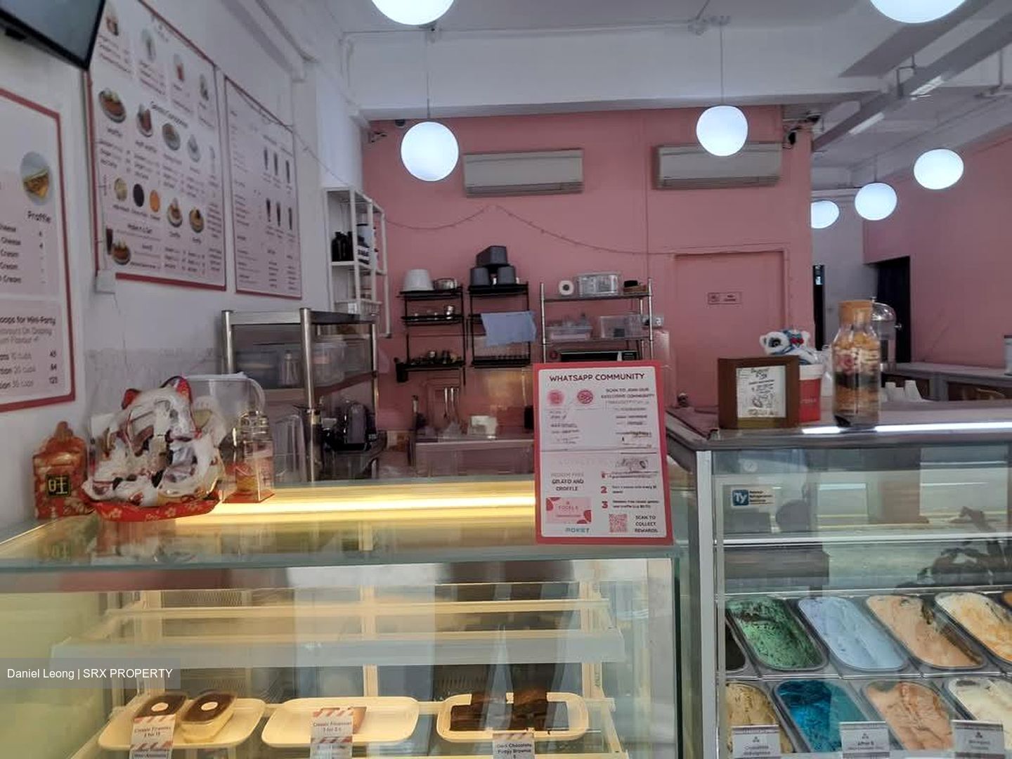 Saint George's Road (D12), Retail #577739731
